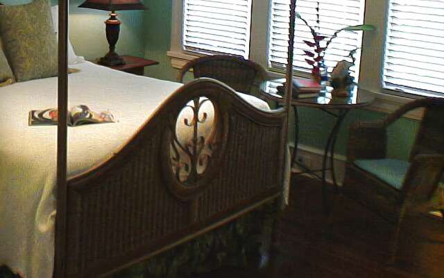 Palm Beach Hibiscus Bed & Breakfast