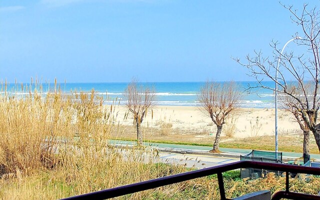 Nice Apartment in Villa Rosa TE With 1 Bedrooms