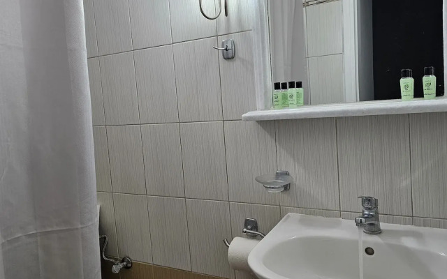 Hotel Leta
