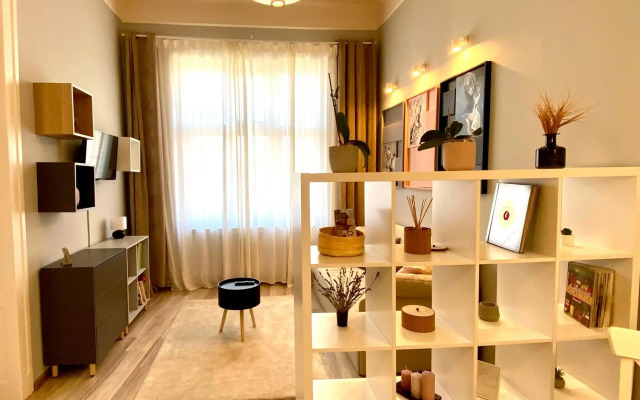 La Strada Apartments