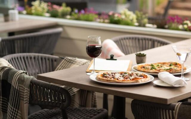 Sandford Springs Hotel & Golf Club