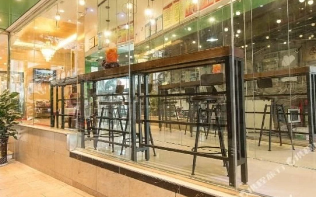 Bo'er Business Hotel (Neijiang North Railway Station)