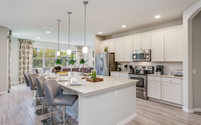 4007 Oakrise Loop