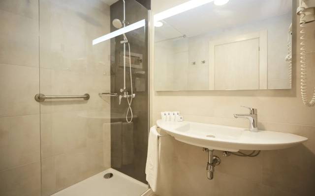 Invisa Hotel Club Cala Verde