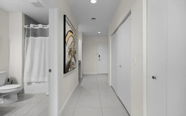 Spacious 2-Bedroom Condo at Doral Park