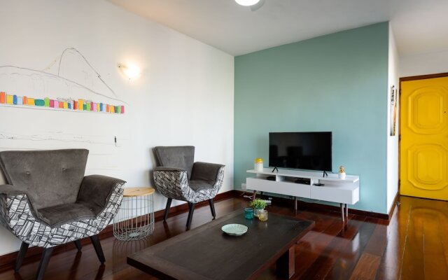 Apartment Near The Subway With 2 Balconies