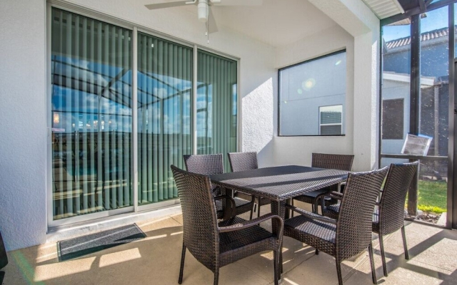 4755kcc 5 Bedroom Villa by RedAwning