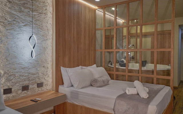 One Apartments Lleras