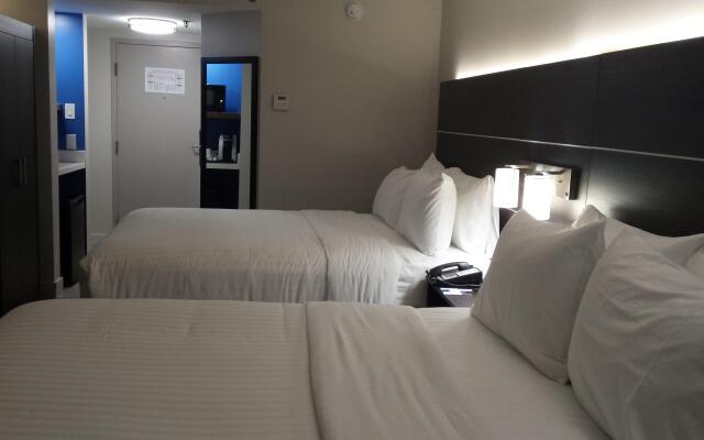 Holiday Inn Express & Suites Mississauga-Toronto Southwest, an IHG Hotel