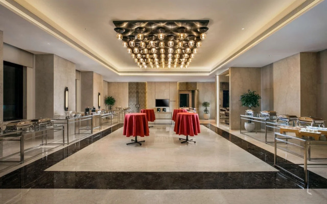 Royal Hometel Suites Dahisar Mumbai
