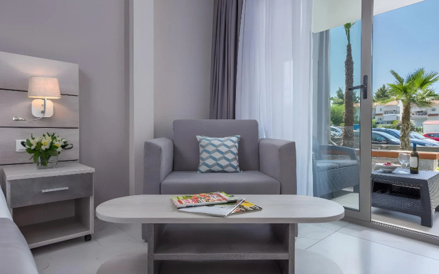 Dionysos Hotel & Suites
