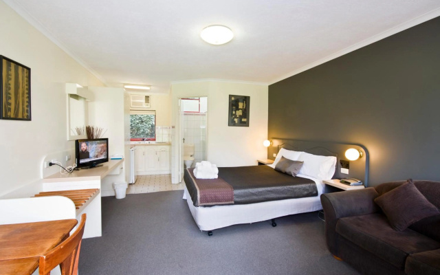 Lorne Hotel – Guest Rooms – Lorne