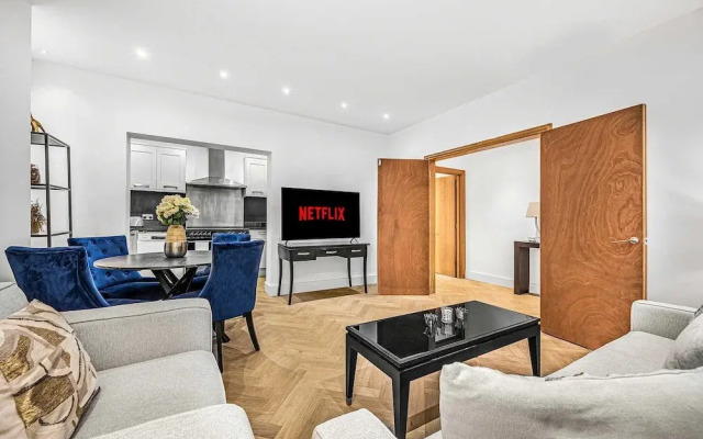 Fitzroy Garden - Fitzrovia - by Frankie