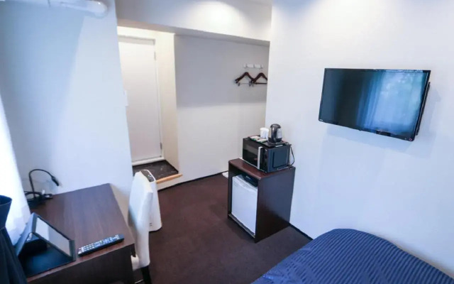 HOTEL LiVEMAX Yokohama Kannai Ekimae