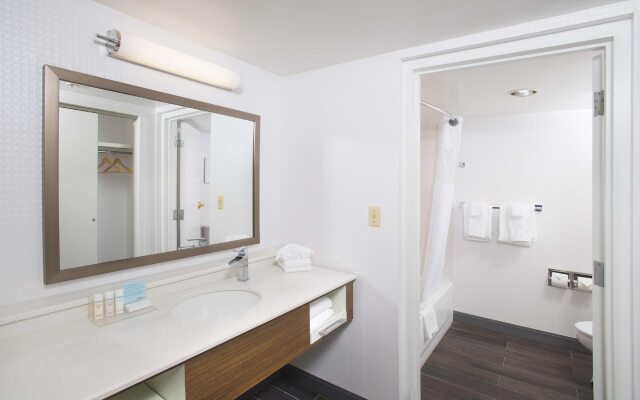 Hampton Inn & Suites Annapolis