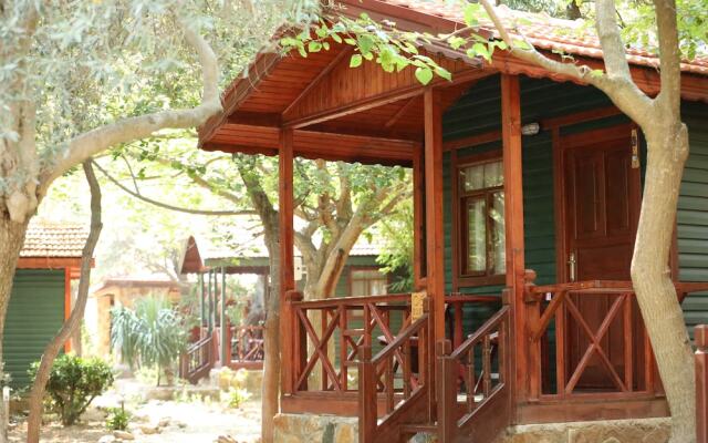 Eden Bungalows and Beach