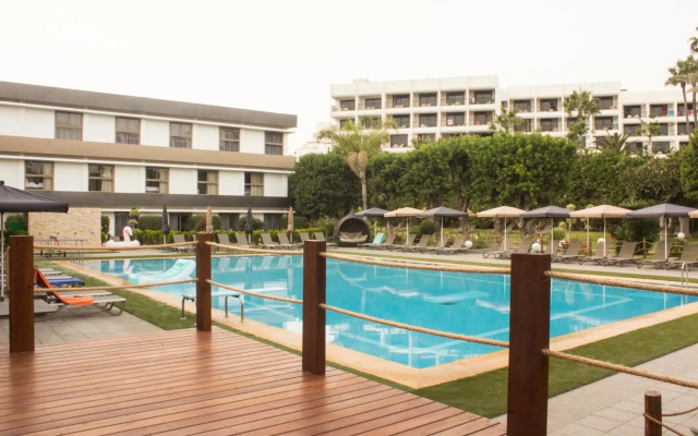 Mabrouk Hotel And Suites
