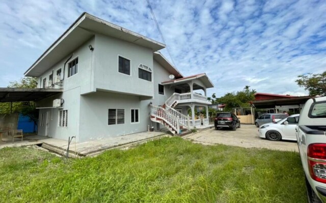 Anique Hoemstay by Oyo Rooms