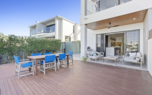 Villa Paradiso Holiday Home