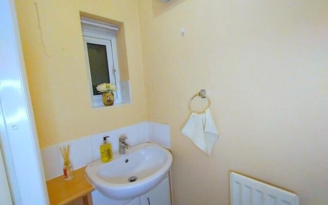 City Centre Home, Free Parking,wifi,netflix,tv