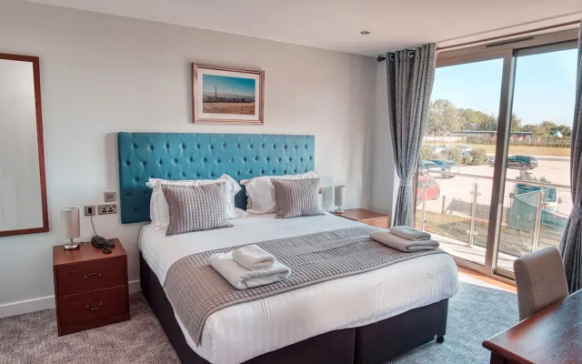 Cotswold Club Apartment Ash 2