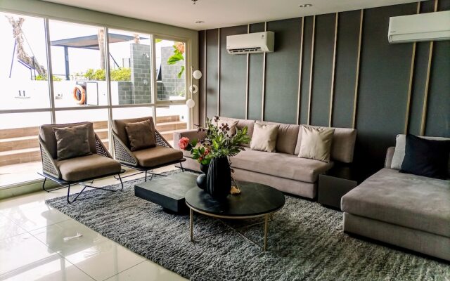 Cozy Studio Room At Barsa City Apartment