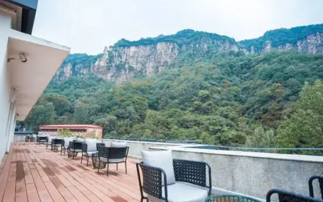 Qianna Hotel (Wanxianshan Qingshanju)