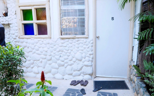 Stay With Me Guesthouse