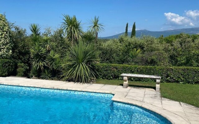 Spacious Villa in Valbonne with Swimming Pool