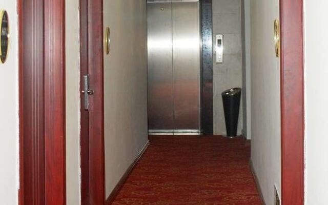 Tian Tian Holiday Hotel