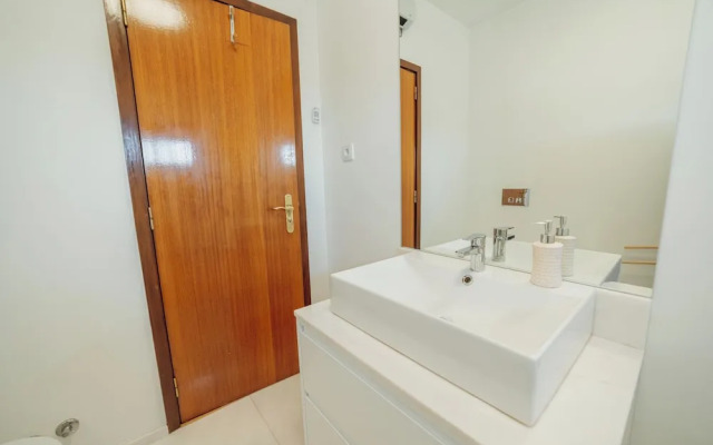 City Center Grand Apartment by Vacationy