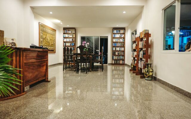 The Lake House Ko Yo