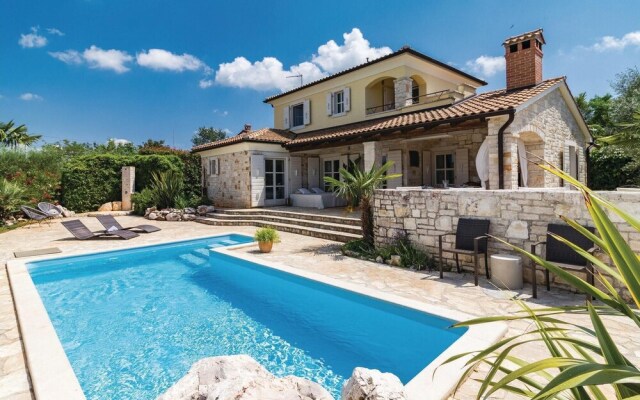 Amazing Home in Stifanici With Wifi and 3 Bedrooms