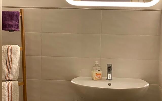 Lenzi’s Bottega and Gallery Suites