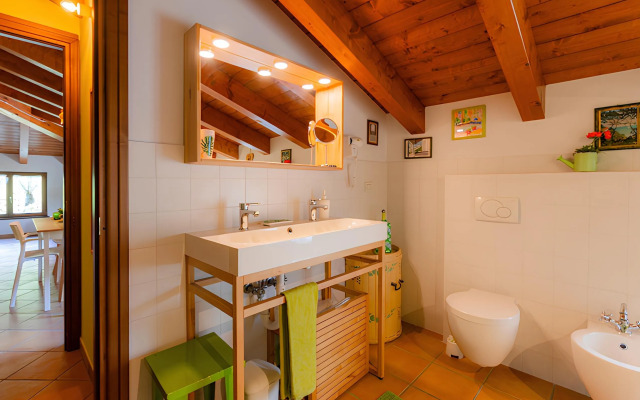 Il Laghello Wood House