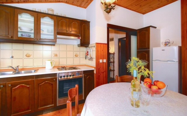 Stunning Apartment in Umag With 2 Bedrooms