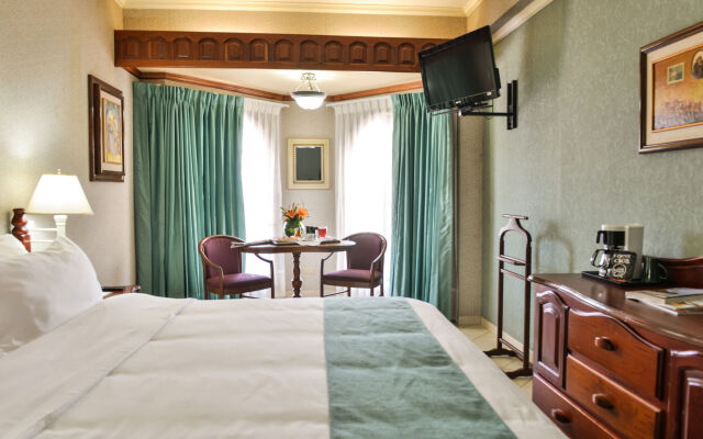 Hotel Plaza Del Libertador