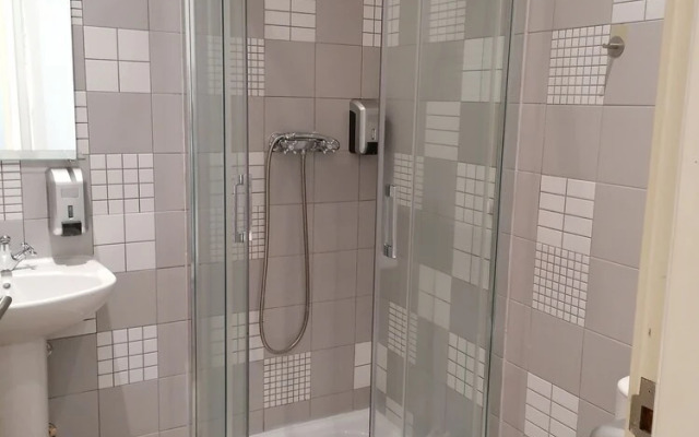 Day Off Suite&Hostel