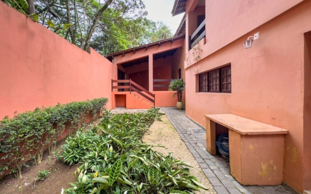 Casa espaçosa na Granja Viana
