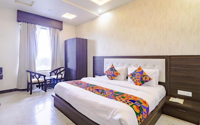 FabHotel World Link