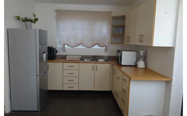 African Sky's the Limit -Quiet, peaceful self-catering