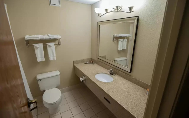 Quality Inn & Suites Downtown Mansfield