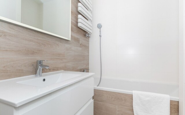 Port View Apartment by Renters