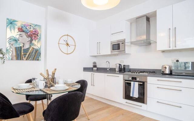 Premier Three Bedroom Bliss City View Shoreditch