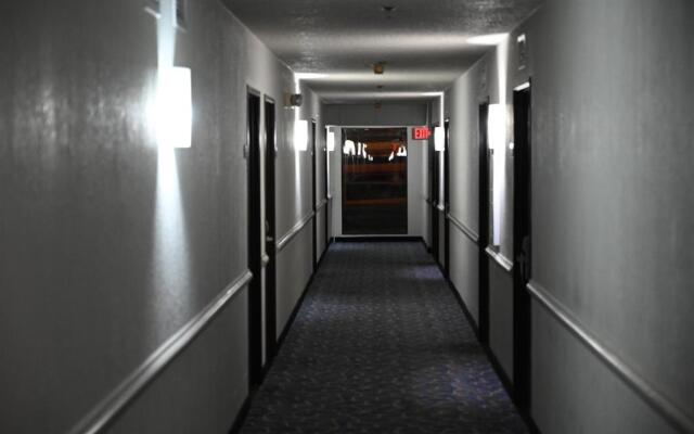 Atrium Hotel and Suites DFW Airport South