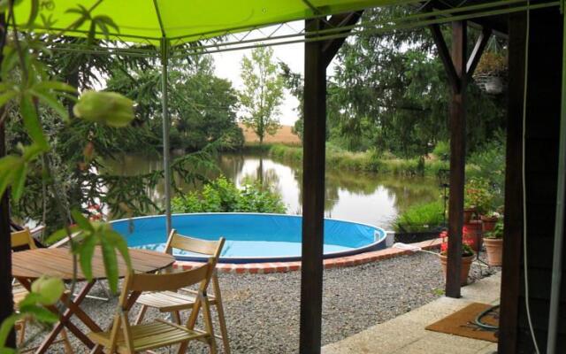 Acorn Lake Fishing and Caravans