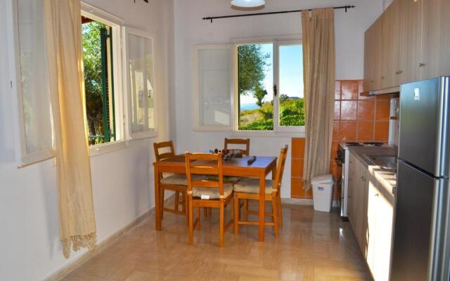 Holiday House Angelos A on Agios Gordios Beach