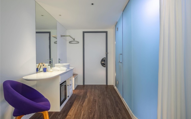 Tru by Hilton Thai Binh City Centre – Guest Rooms – Thai Binh