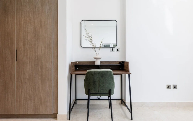 Maison Privee - Classy Urban Retreat w/ Amazing Dubai Canal Views