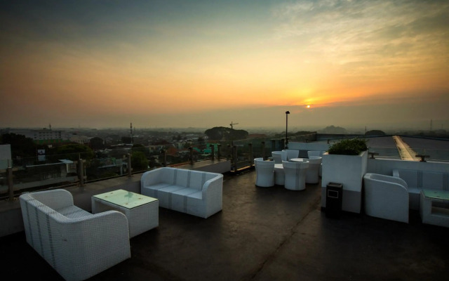 Ascent Hotel and Cafe